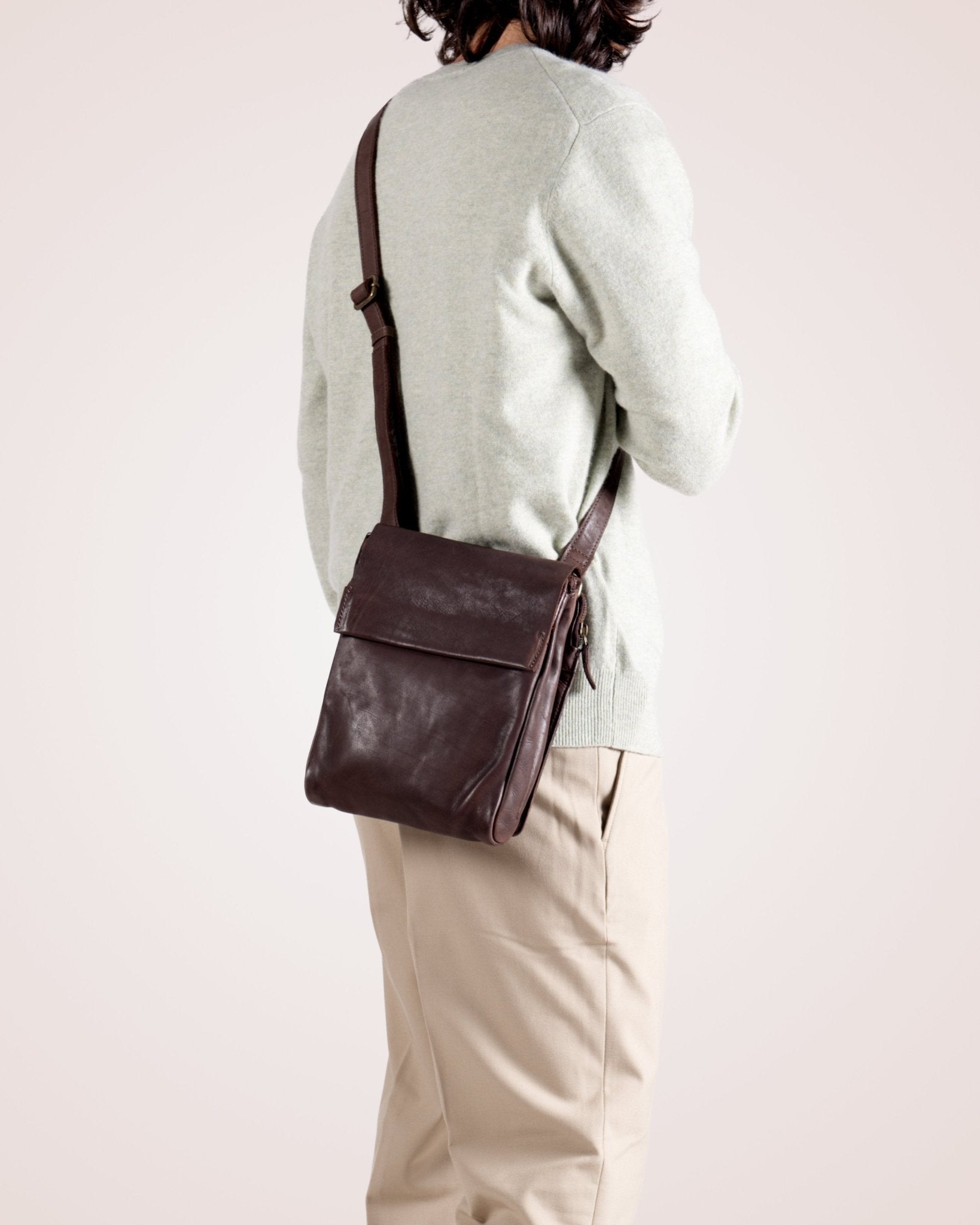 Submarine messenger bag upend M