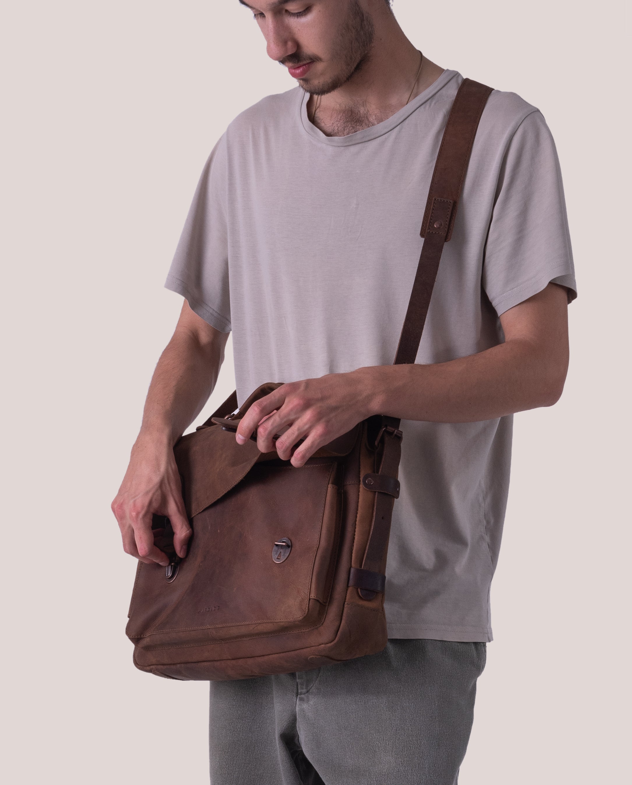 Antic Briefcase L