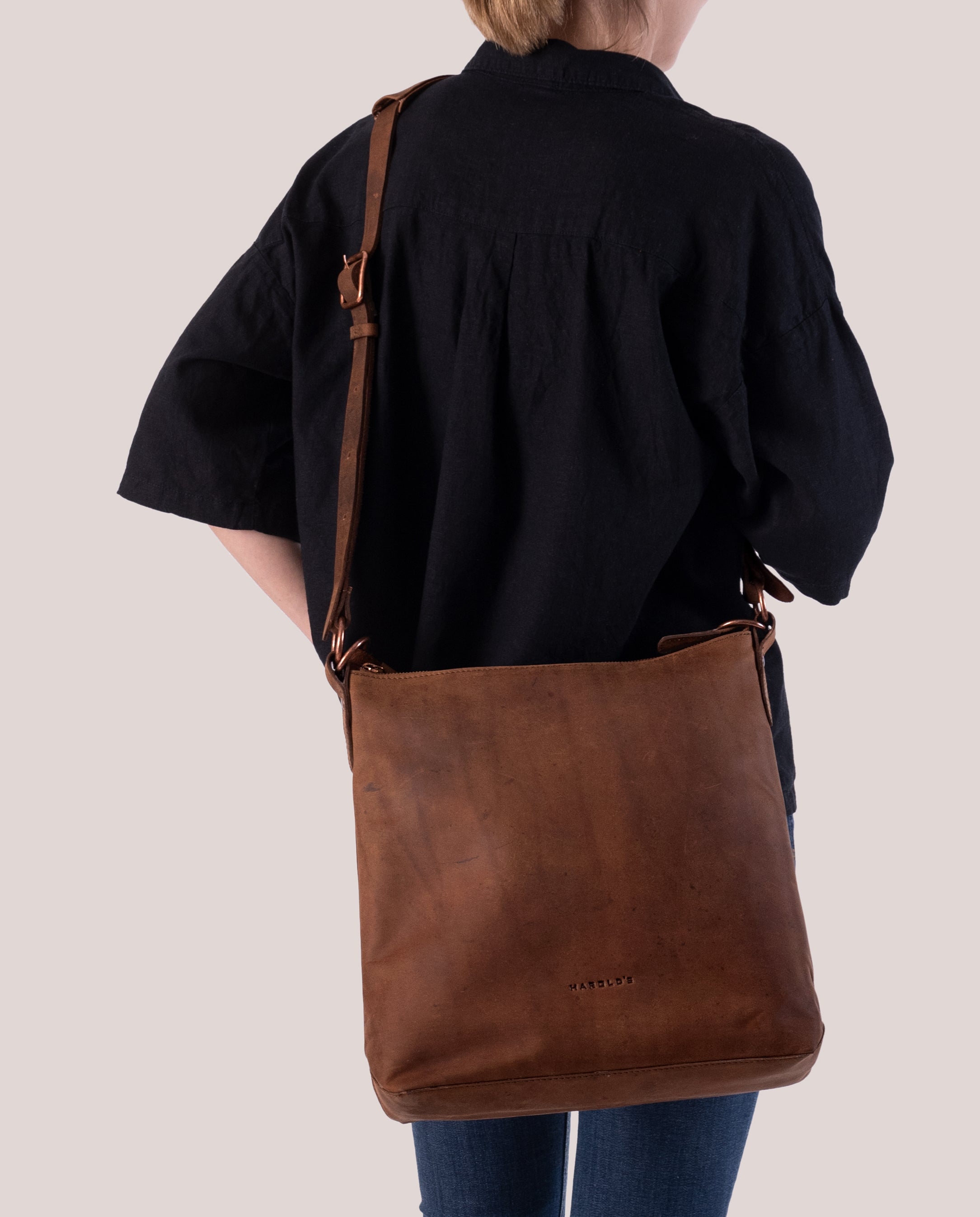 Antic Pouch upend
