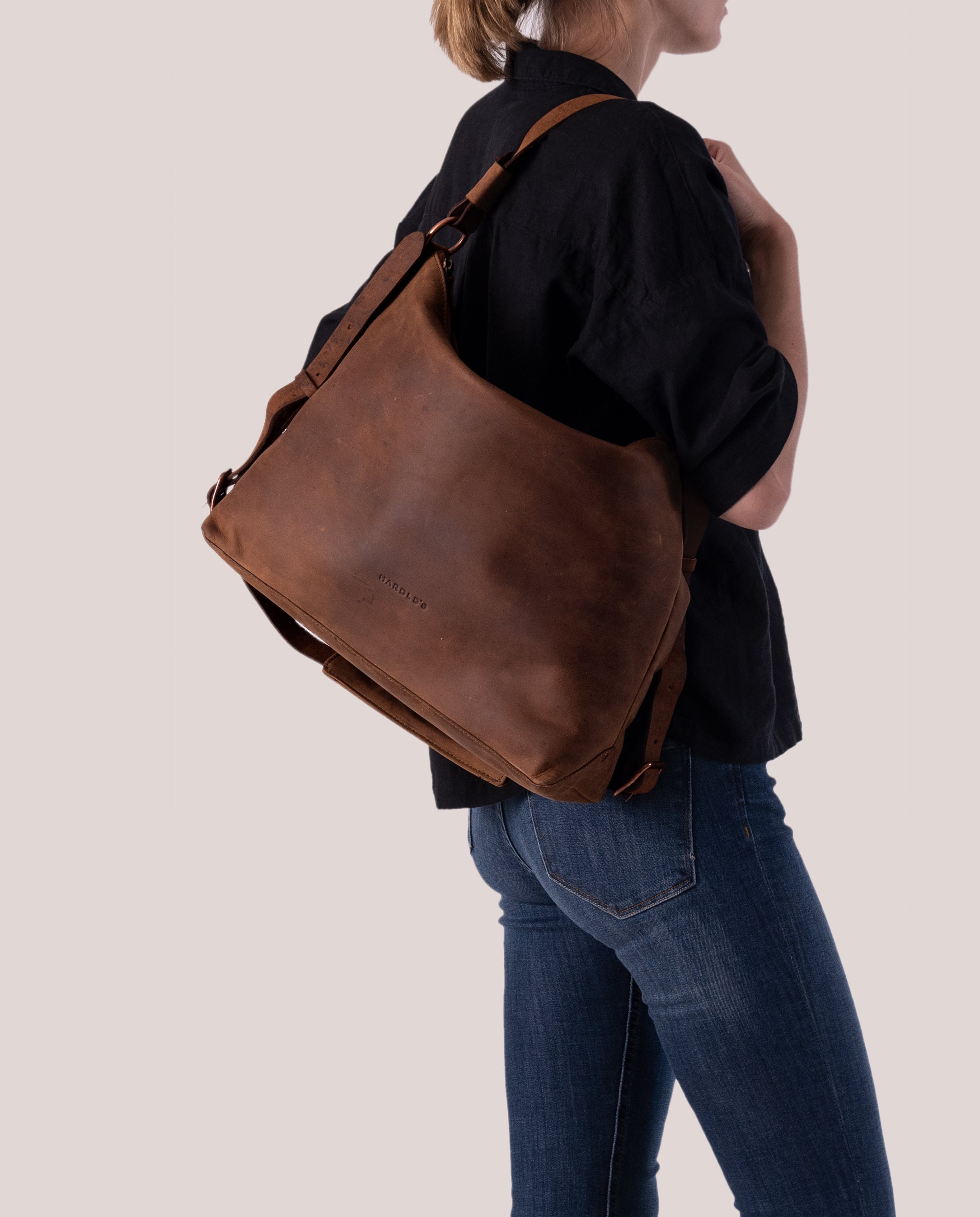 Antic Pouch