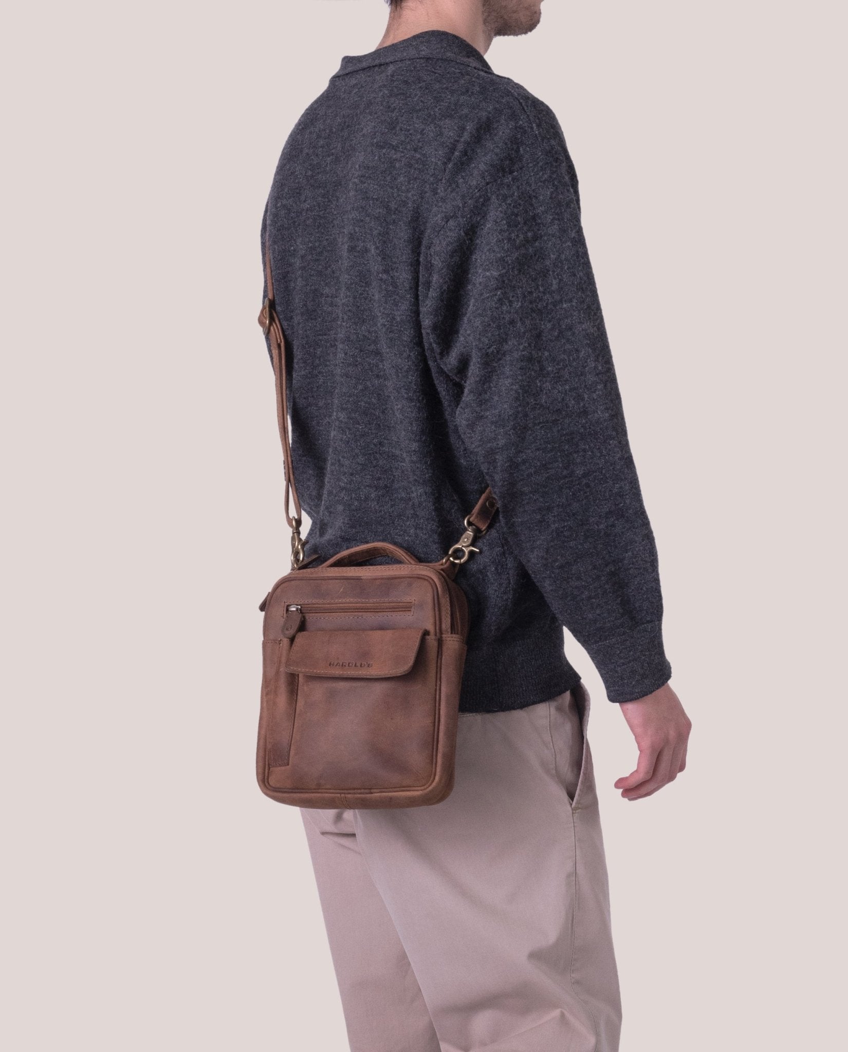 Antic Shoulder bag M