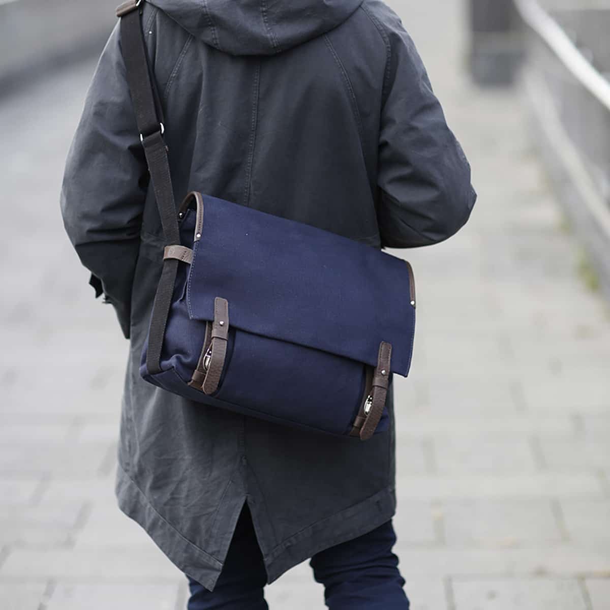 leado/canvas Kuriertasche